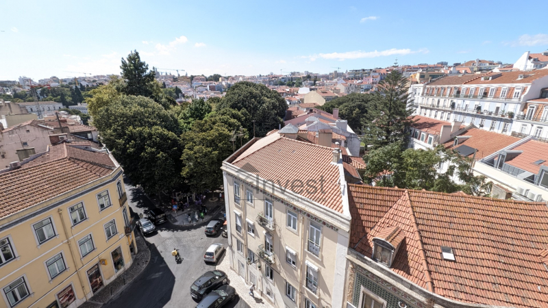 Apartamento T2  muito luminoso e com vista cidade  na Praça das Flores